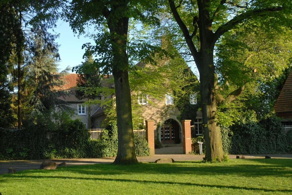 Haus Keppelborg: Zi Antonia Mit Kirchplatzblick Apartment Heek ภายนอก รูปภาพ