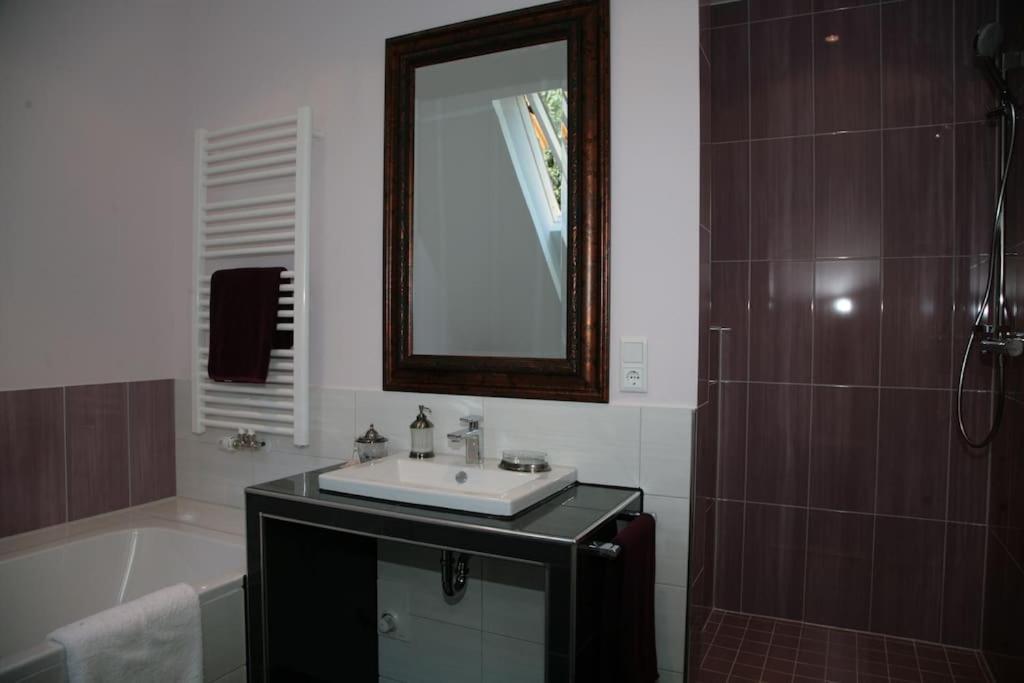 Haus Keppelborg: Zi Antonia Mit Kirchplatzblick Apartment Heek ภายนอก รูปภาพ